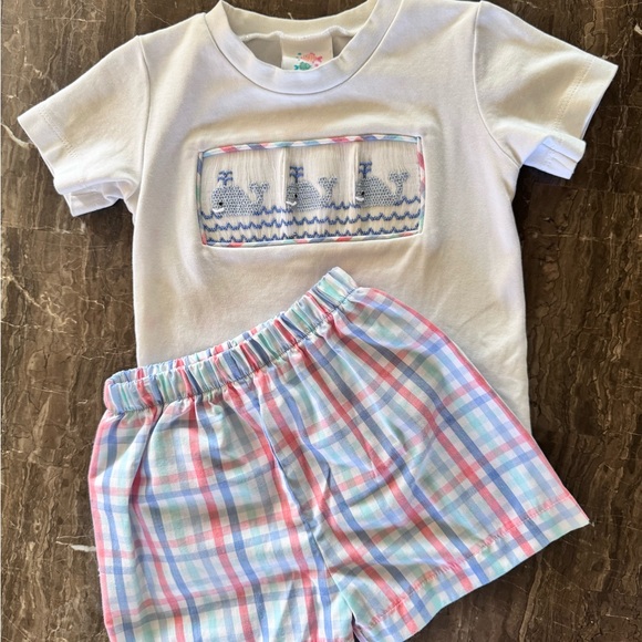 Stitchy Fish Whale Smocked Outfit - Picture 1 of 2